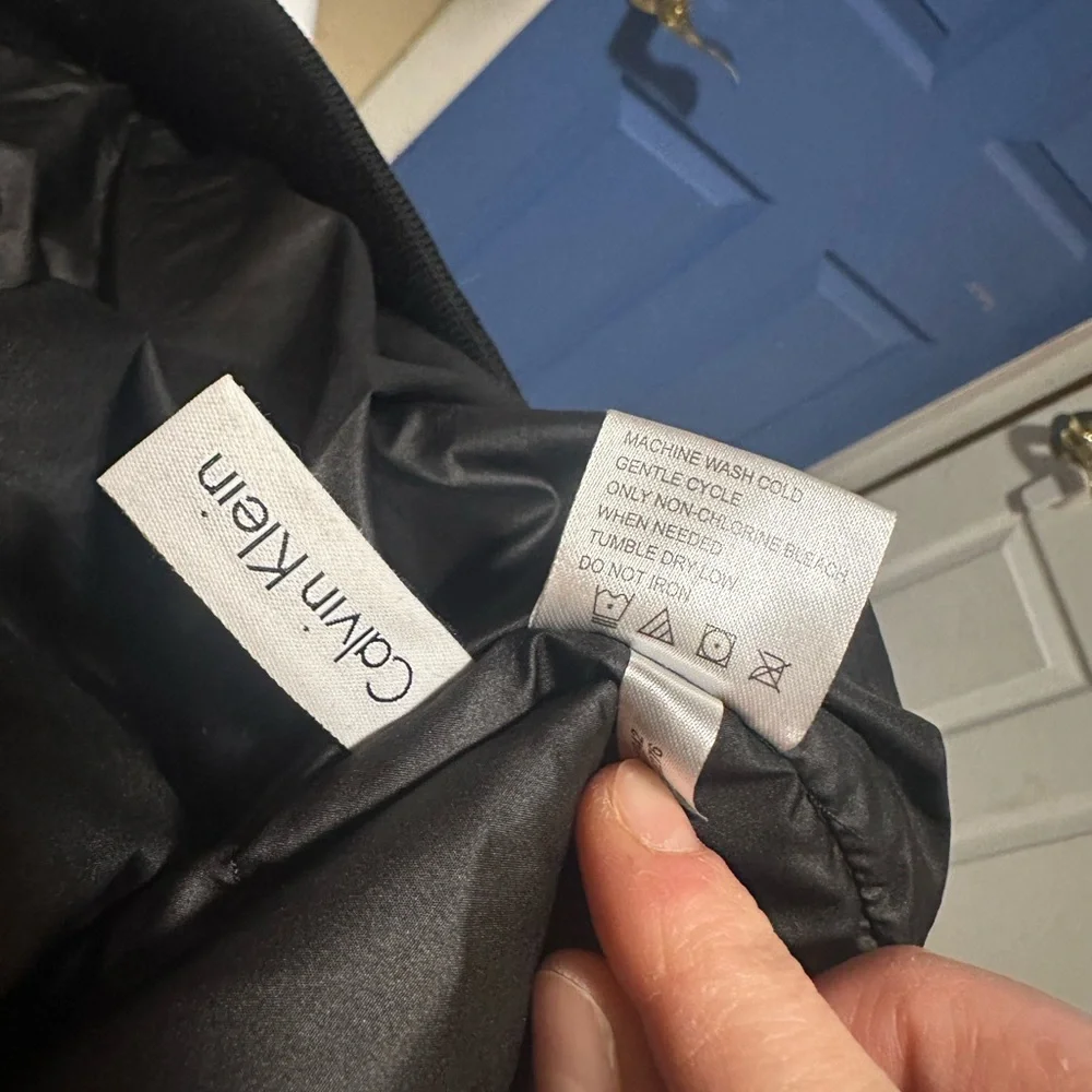 Calvin Klein Retro Puffer Jacket - Picture 6 of 7